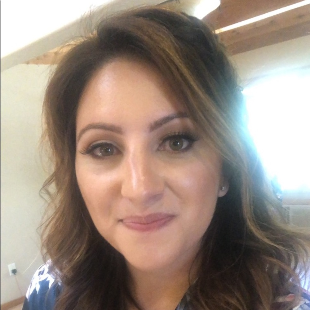 Meet your Posher, Lauren